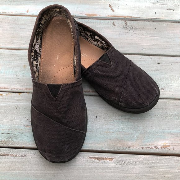 Toms Black Canvas One for One Shoes - Picture 1 of 16